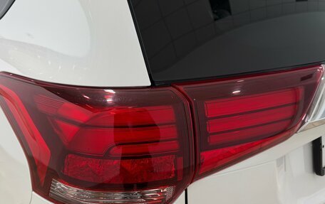 Mitsubishi Outlander III рестайлинг 3, 2019 год, 2 200 000 рублей, 19 фотография