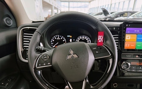 Mitsubishi Outlander III рестайлинг 3, 2019 год, 2 200 000 рублей, 11 фотография