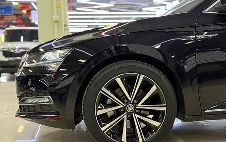 Skoda Superb III рестайлинг, 2025 год, 2 100 000 рублей, 17 фотография