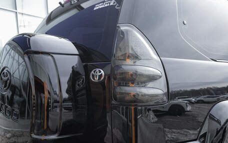 Toyota Land Cruiser Prado 120 рестайлинг, 2005 год, 2 237 000 рублей, 8 фотография