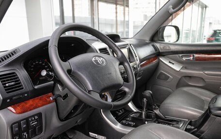 Toyota Land Cruiser Prado 120 рестайлинг, 2005 год, 2 237 000 рублей, 14 фотография