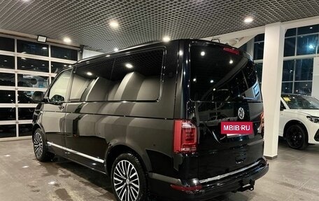 Volkswagen Multivan T6 рестайлинг, 2018 год, 4 150 000 рублей, 5 фотография