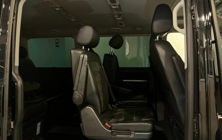 Volkswagen Multivan T6 рестайлинг, 2018 год, 4 150 000 рублей, 15 фотография