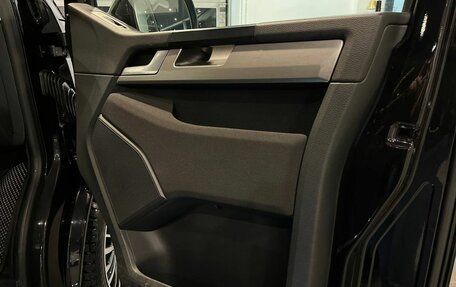 Volkswagen Multivan T6 рестайлинг, 2018 год, 4 150 000 рублей, 22 фотография