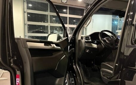 Volkswagen Multivan T6 рестайлинг, 2018 год, 4 150 000 рублей, 18 фотография