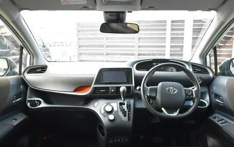 Toyota Sienta II, 2018 год, 1 275 000 рублей, 13 фотография