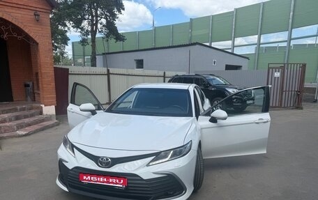 Toyota Camry, 2022 год, 2 760 000 рублей, 1 фотография