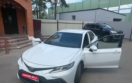 Toyota Camry, 2022 год, 2 760 000 рублей, 5 фотография