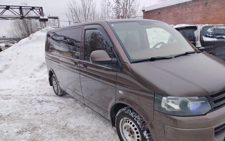 Volkswagen Caravelle T5, 2011 год, 1 850 000 рублей, 3 фотография