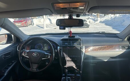 Toyota Camry, 2017 год, 2 600 000 рублей, 6 фотография