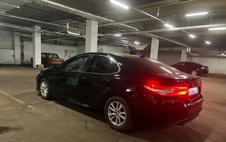 Toyota Camry, 2020 год, 1 900 000 рублей, 9 фотография