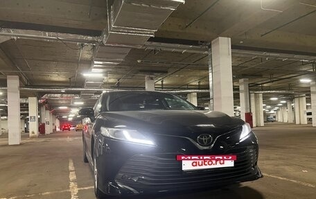 Toyota Camry, 2020 год, 1 900 000 рублей, 3 фотография