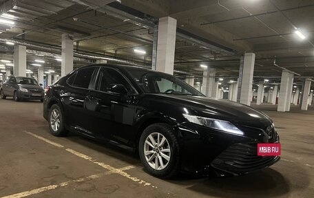 Toyota Camry, 2020 год, 1 900 000 рублей, 4 фотография