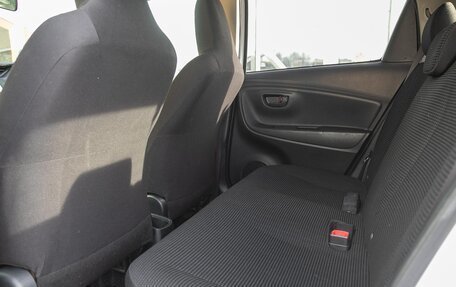 Toyota Vitz, 2015 год, 829 000 рублей, 11 фотография