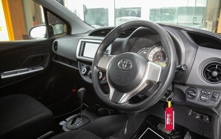 Toyota Vitz, 2015 год, 829 000 рублей, 13 фотография