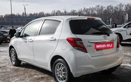 Toyota Vitz, 2015 год, 829 000 рублей, 2 фотография