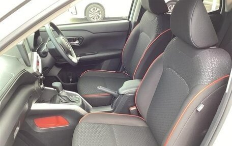 Toyota Raize I, 2022 год, 1 303 000 рублей, 33 фотография