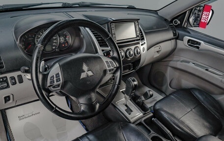 Mitsubishi Pajero Sport II рестайлинг, 2012 год, 1 699 000 рублей, 8 фотография