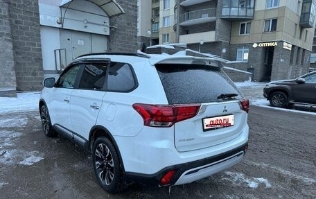 Mitsubishi Outlander III рестайлинг 3, 2022 год, 2 900 000 рублей, 1 фотография