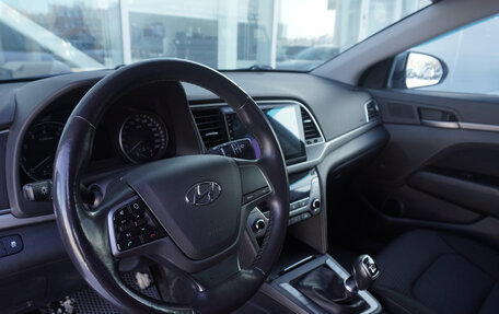 Hyundai Elantra VI рестайлинг, 2017 год, 1 399 000 рублей, 10 фотография