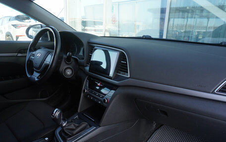 Hyundai Elantra VI рестайлинг, 2017 год, 1 399 000 рублей, 14 фотография