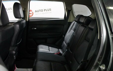 Mitsubishi Outlander III рестайлинг 3, 2015 год, 1 899 000 рублей, 6 фотография