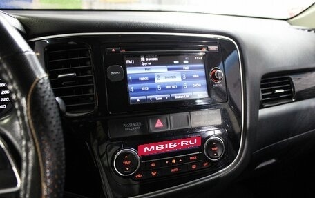 Mitsubishi Outlander III рестайлинг 3, 2015 год, 1 899 000 рублей, 7 фотография