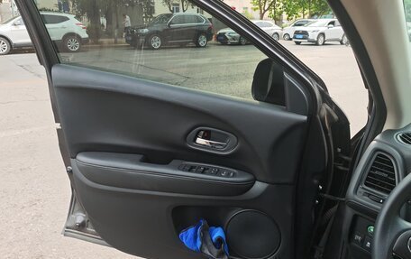 Honda Vezel, 2022 год, 1 900 000 рублей, 6 фотография