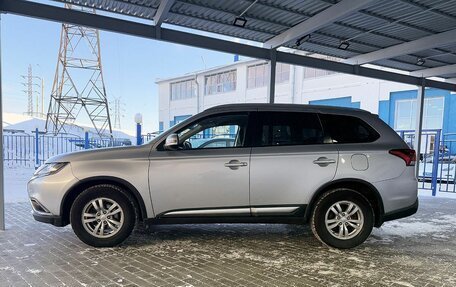 Mitsubishi Outlander III рестайлинг 3, 2017 год, 1 799 000 рублей, 2 фотография