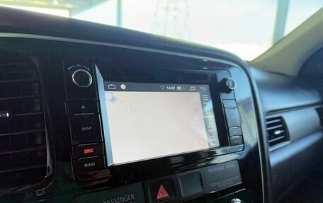 Mitsubishi Outlander III рестайлинг 3, 2017 год, 1 799 000 рублей, 14 фотография