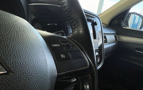 Mitsubishi Outlander III рестайлинг 3, 2017 год, 1 799 000 рублей, 17 фотография