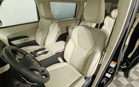 Lexus LM, 2025 год, 19 990 000 рублей, 26 фотография