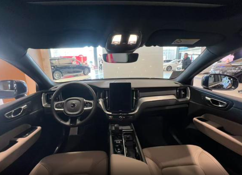 Volvo XC60 II, 2025 год, 5 300 000 рублей, 7 фотография