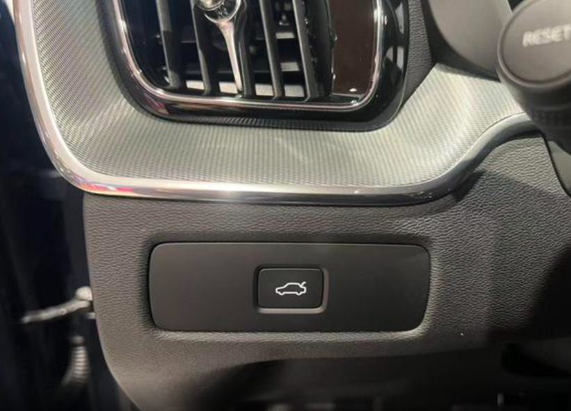 Volvo XC60 II, 2025 год, 5 300 000 рублей, 10 фотография