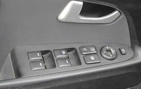 KIA Sportage III, 2010 год, 1 045 000 рублей, 13 фотография