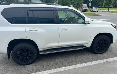 Toyota Land Cruiser Prado 150 рестайлинг 2, 2014 год, 3 144 000 рублей, 39 фотография