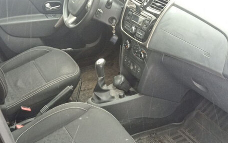 Renault Logan II, 2014 год, 680 000 рублей, 6 фотография