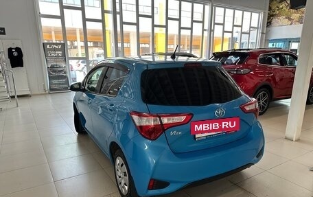 Toyota Vitz, 2018 год, 1 054 000 рублей, 7 фотография
