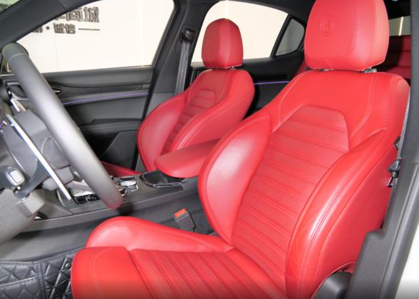 Alfa Romeo Stelvio, 2023 год, 5 550 000 рублей, 8 фотография