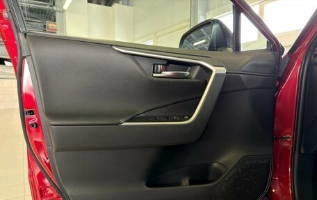 Toyota RAV4, 2021 год, 3 400 000 рублей, 11 фотография