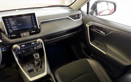 Toyota RAV4, 2021 год, 3 400 000 рублей, 22 фотография