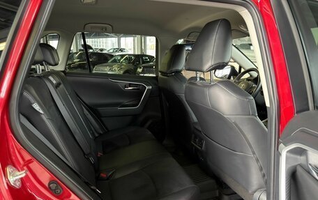 Toyota RAV4, 2021 год, 3 400 000 рублей, 23 фотография