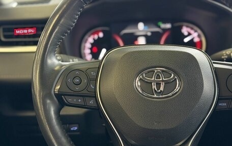 Toyota RAV4, 2021 год, 3 400 000 рублей, 21 фотография