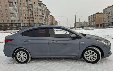 Hyundai Solaris II рестайлинг, 2018 год, 950 000 рублей, 4 фотография