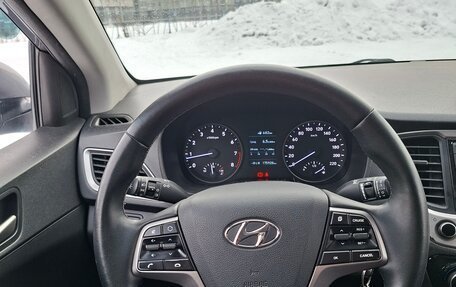 Hyundai Solaris II рестайлинг, 2018 год, 950 000 рублей, 16 фотография