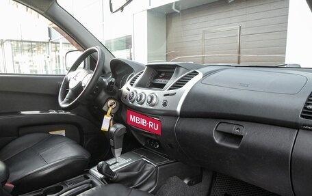 Mitsubishi L200 IV рестайлинг, 2014 год, 1 998 000 рублей, 15 фотография