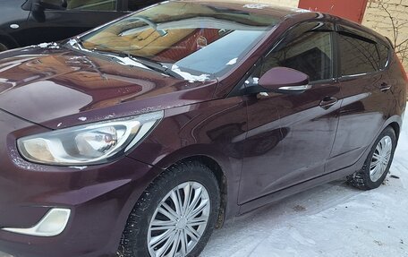 Hyundai Solaris II рестайлинг, 2011 год, 650 000 рублей, 2 фотография