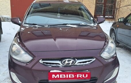 Hyundai Solaris II рестайлинг, 2011 год, 650 000 рублей, 3 фотография