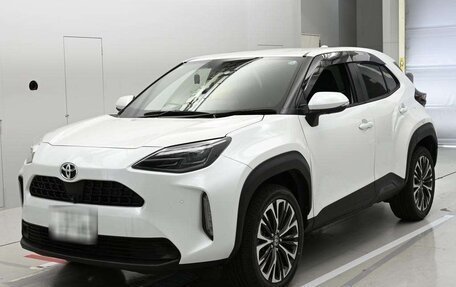 Toyota Yaris Cross, 2022 год, 1 570 000 рублей, 1 фотография