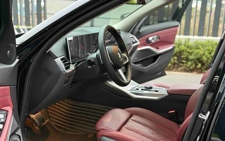 BMW 3 серия, 2025 год, 3 710 000 рублей, 10 фотография